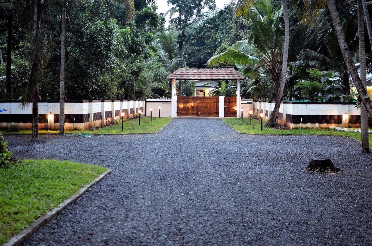 Babira Brookside Heritage Resort Kumarakom Ngoại thất bức ảnh