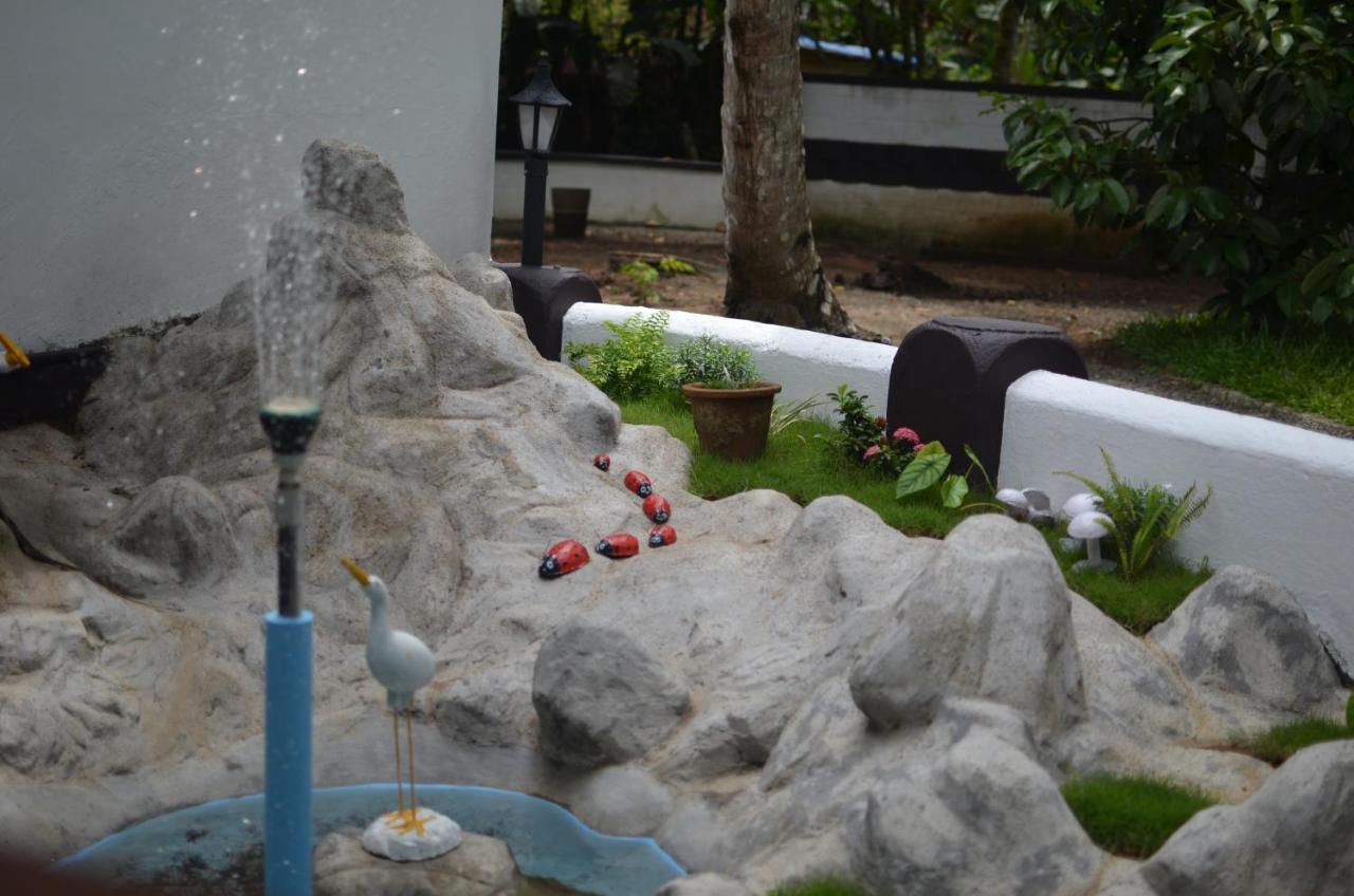 Babira Brookside Heritage Resort Kumarakom Ngoại thất bức ảnh